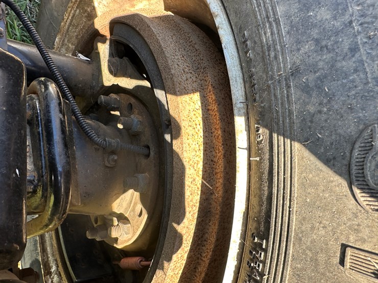 #40057-•-2001-freightliner-century-classic-s/t-t/a-daycab-truck-tractor-1fujbbbg41lh91794-image-14