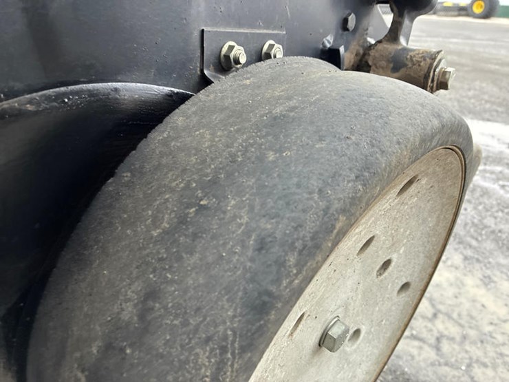 2010-kinze-3600-image-56