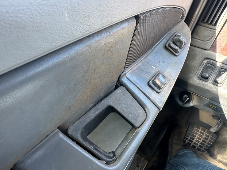 #40057-•-2001-freightliner-century-classic-s/t-t/a-daycab-truck-tractor-1fujbbbg41lh91794-image-68