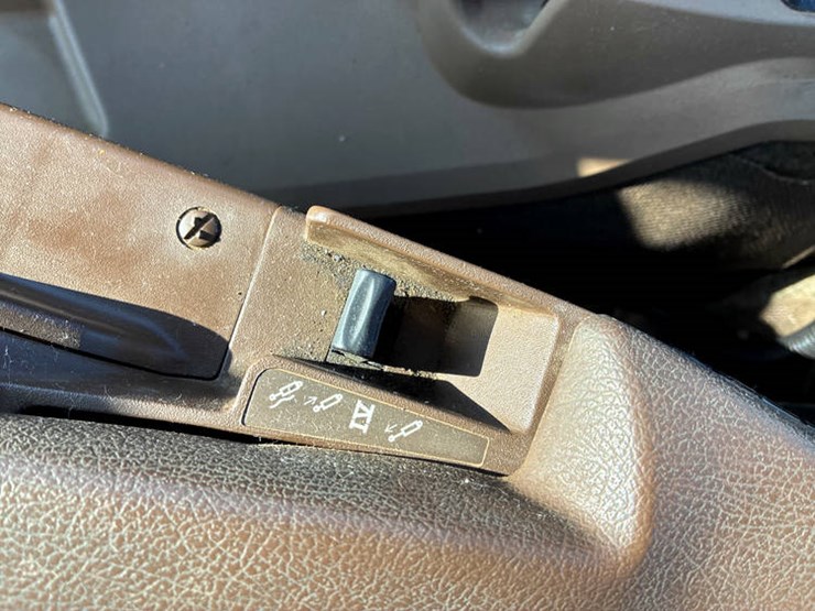 2001-john-deere-9300t-image-90