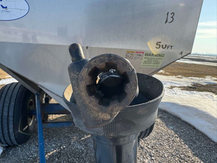 nc-8000.-pull-type-fertilizer-spreader.-8-ton-image-28