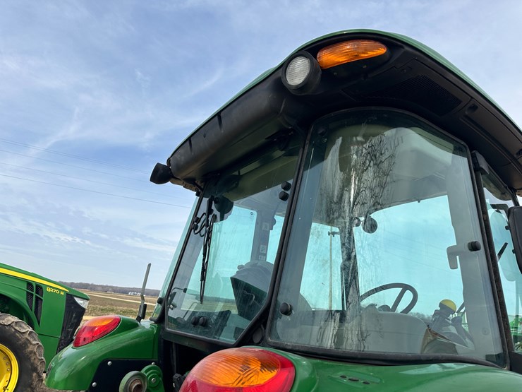 2011-john-deere-5090m-image-48