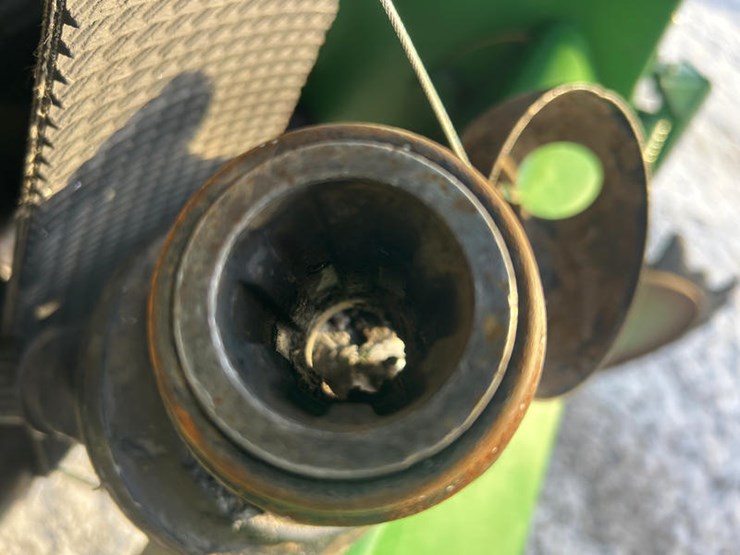 1999-john-deere-566-image-10