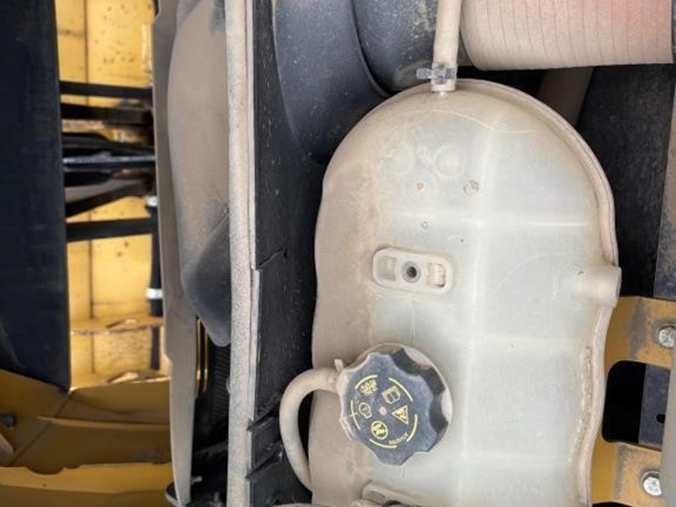 2018-deere-210lep-image-25