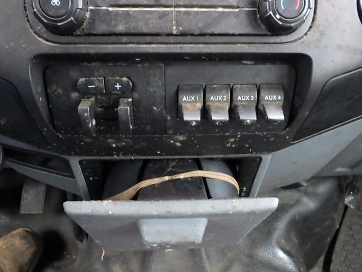 2011-ford-f450-image-30