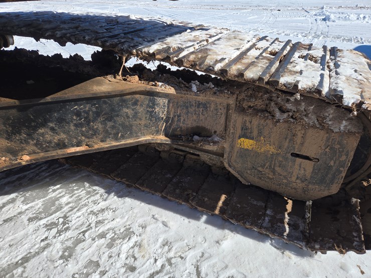 2016-deere-245g-lc-image-50