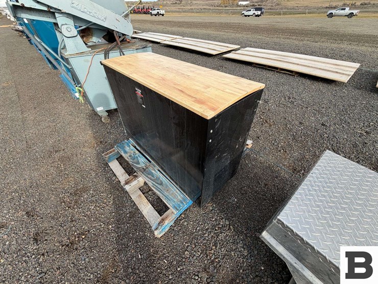 46"-9-drawer-mobile-workbench-image-14