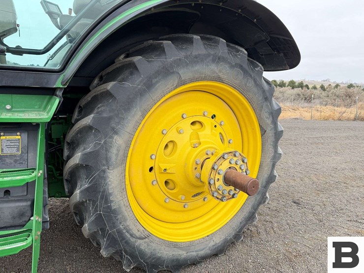 2012-john-deere-7260r-image-22