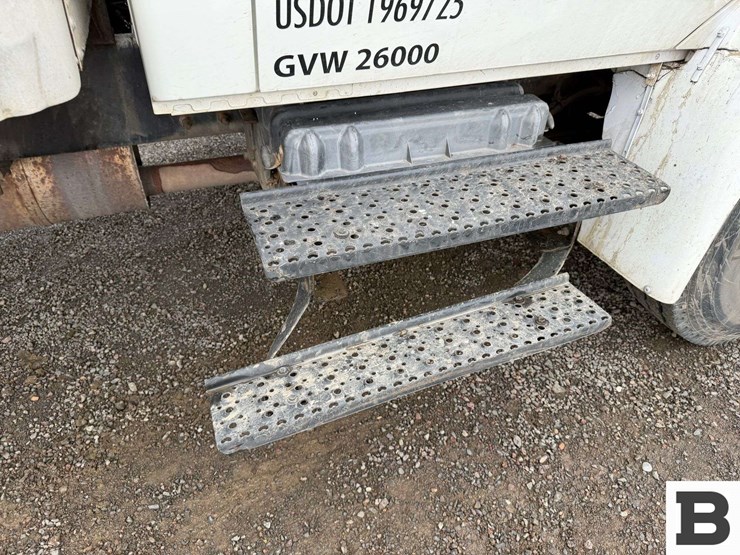 2006-international-durastar-4300-image-33