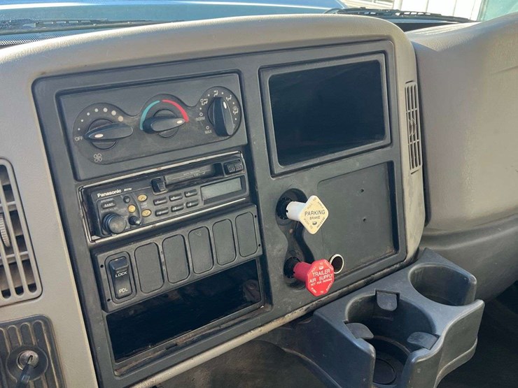 2008-international-4700-image-22