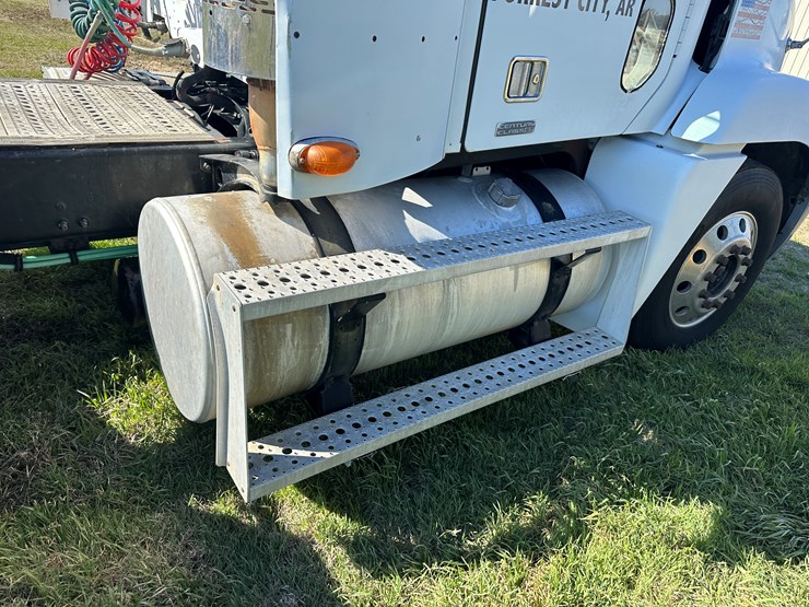 #40057-•-2001-freightliner-century-classic-s/t-t/a-daycab-truck-tractor-1fujbbbg41lh91794-image-37