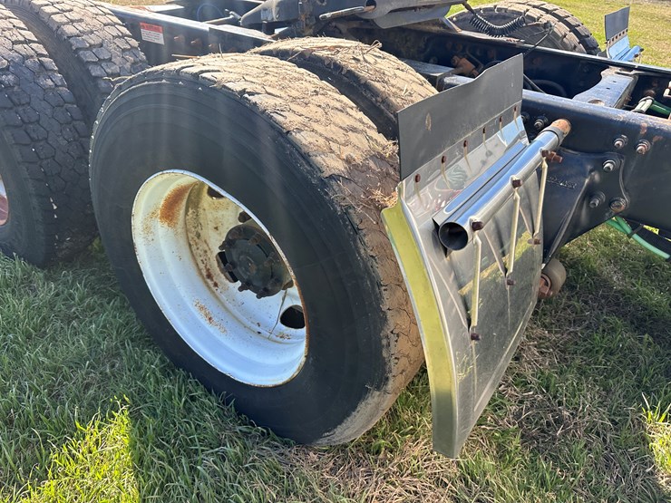 #40057-•-2001-freightliner-century-classic-s/t-t/a-daycab-truck-tractor-1fujbbbg41lh91794-image-11