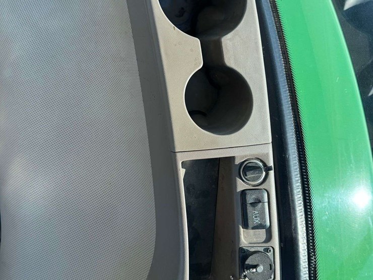 2012-john-deere-8310r-image-89