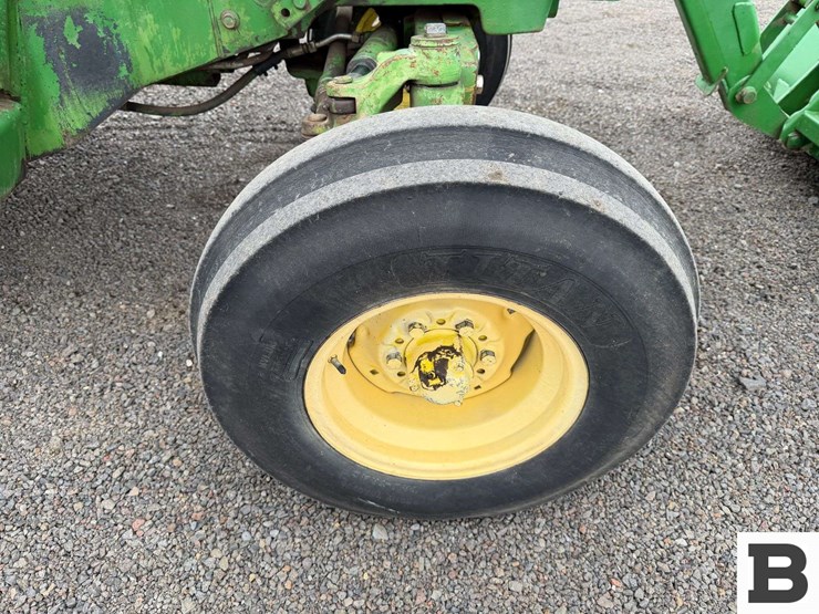 1983-john-deere-2350-image-41