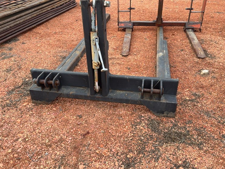 3-point-bale-handler-image-1