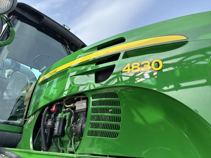 2014-john-deere-4830-image-15