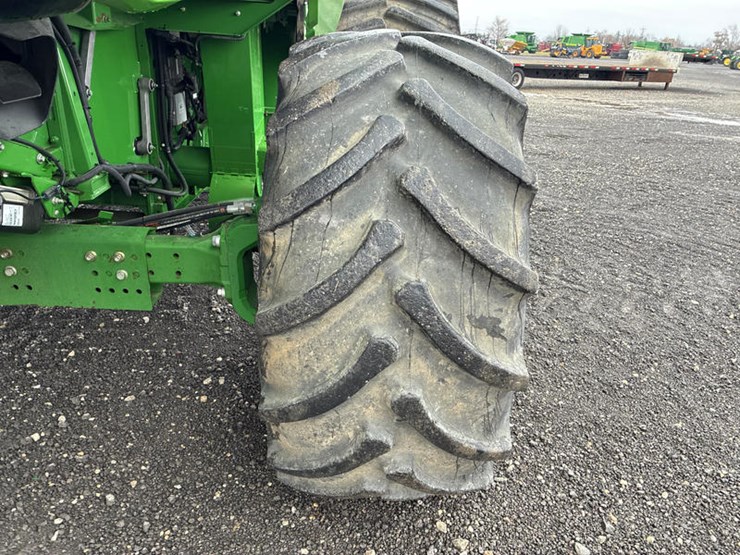2014-john-deere-s680-image-44