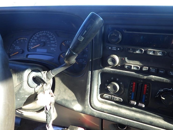 2004-chevrolet-3500-image-16