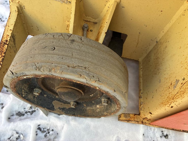 2016-jlg-1932es-image-13