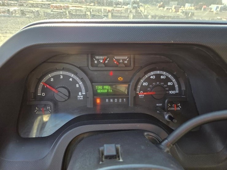 2011-ford-e350-image-29