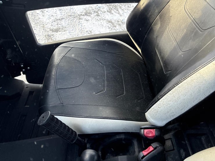 john-deere-gator-image-43