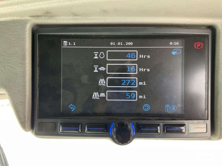 2018-johnston-c201-compact-street-sweeper-image-15