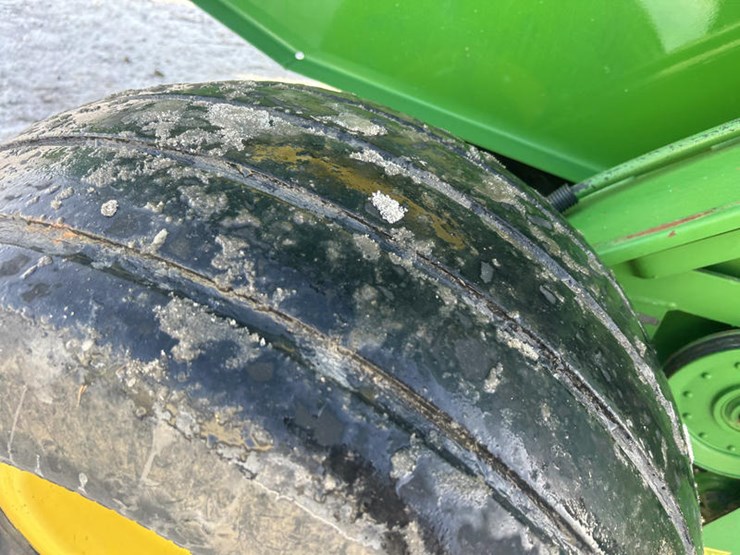 1999-john-deere-566-image-30