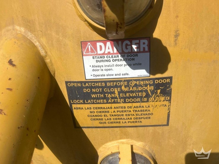 liquid-holding-tank-with-door-image-6