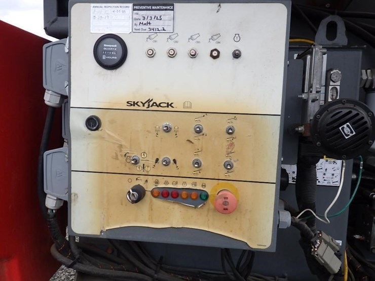 2017-skyjack-sj66t-image-16