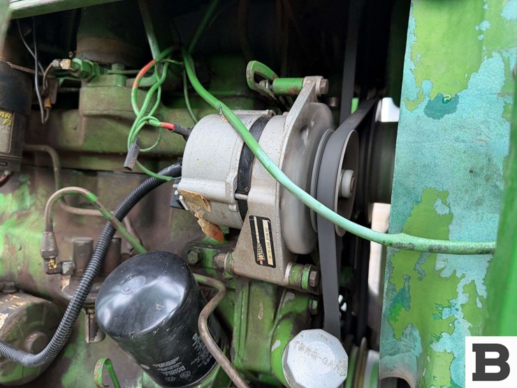 1983-john-deere-2350-image-47