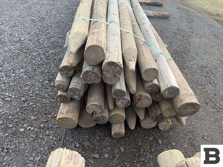 ..-wooden-posts-image-3