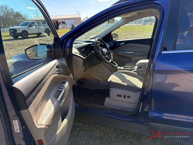 2014-ford-escape-se-image-17