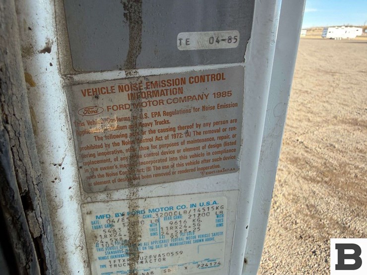 1985-ford-8000-image-65