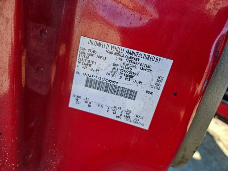 2005-ford-f550-image-41