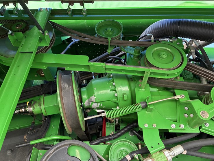 2013-john-deere-s670-image-56