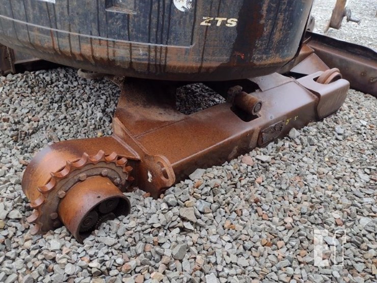 2011-bobcat-e35-image-23