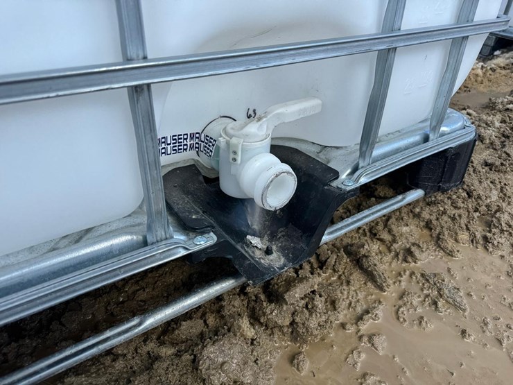 water-tank-tote-image-5