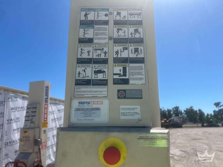 stertil-koni-18000lbs-4-post-auto-lift-image-7