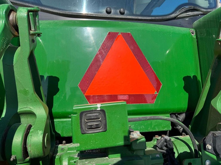 2012-john-deere-8310r-image-61