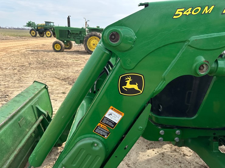 2011-john-deere-5090m-image-30