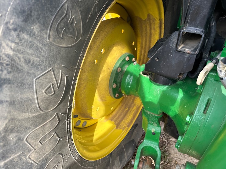 2011-john-deere-5090m-image-12