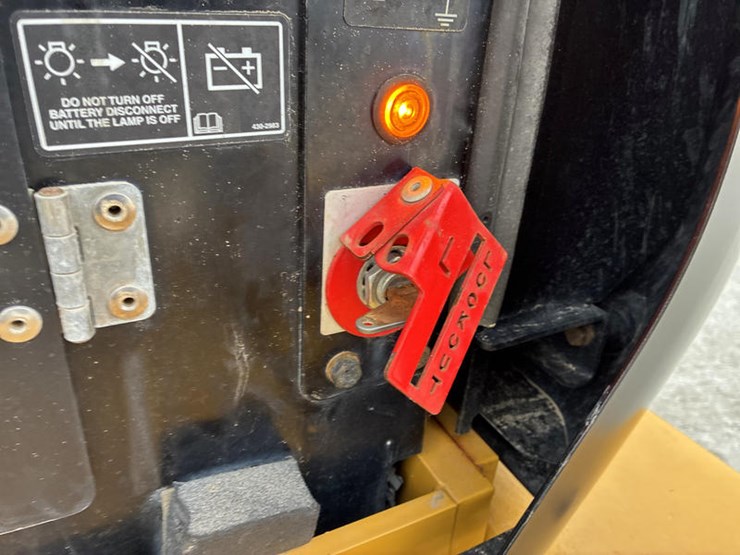 2021-caterpillar-926m-image-67