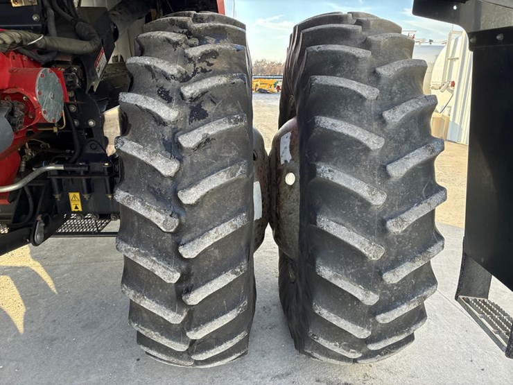 2010-case-ih-8120-image-41