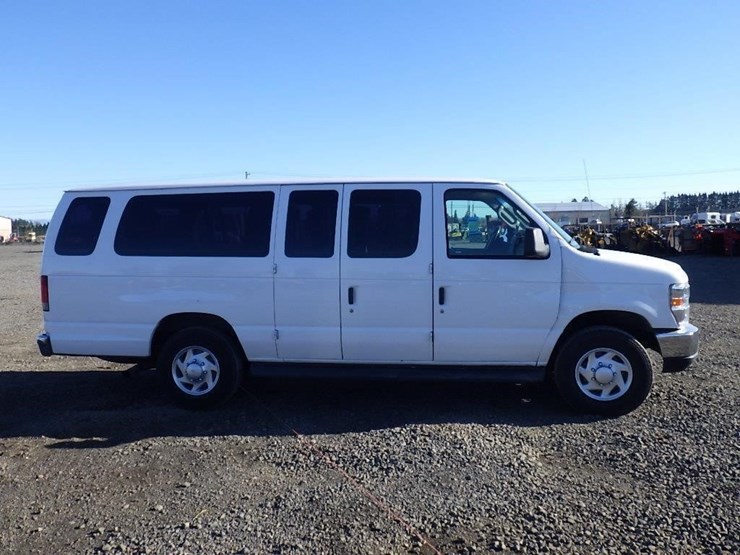 2011-ford-e350-image-4