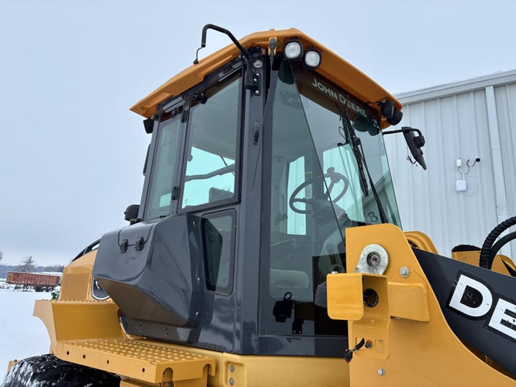 2019-deere-544l-image-26
