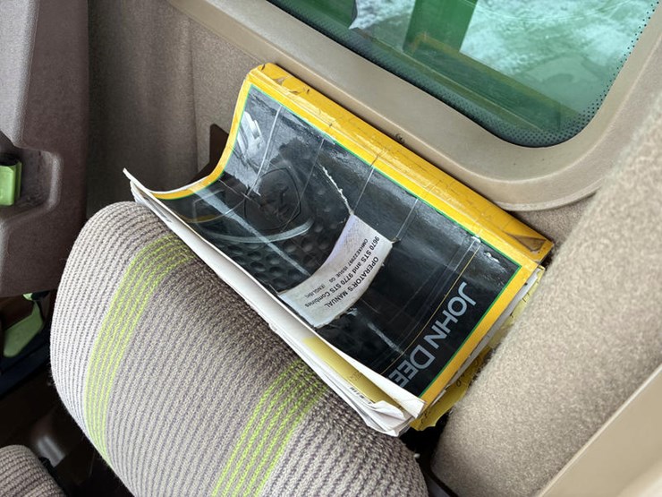 2011-john-deere-9670-sts-image-102