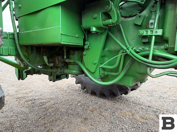 1980-john-deere-2940-image-25
