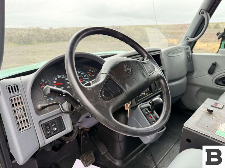 2005-international-7400-image-53