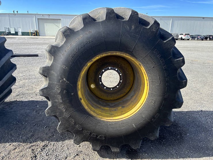 #114558-•-2)-tires-&-rims-1250/45-32-image-10