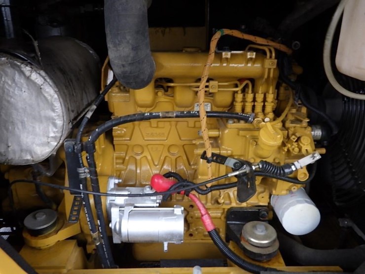 caterpillar-305.5-image-9